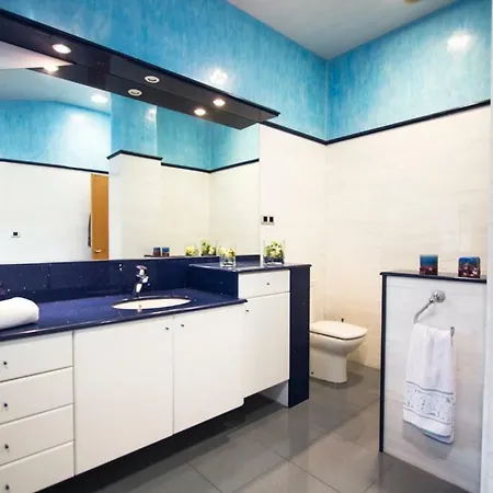 וילה Sleeps 9 Pool Wifi Matadepera
